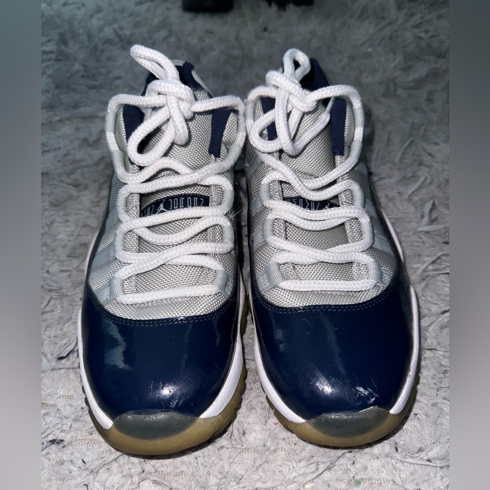 Jordan 11 Retro Low
Georgetown (2015)